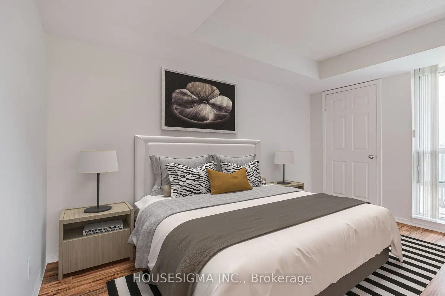 28 Harrison Garden Boulevard 901 photo 4