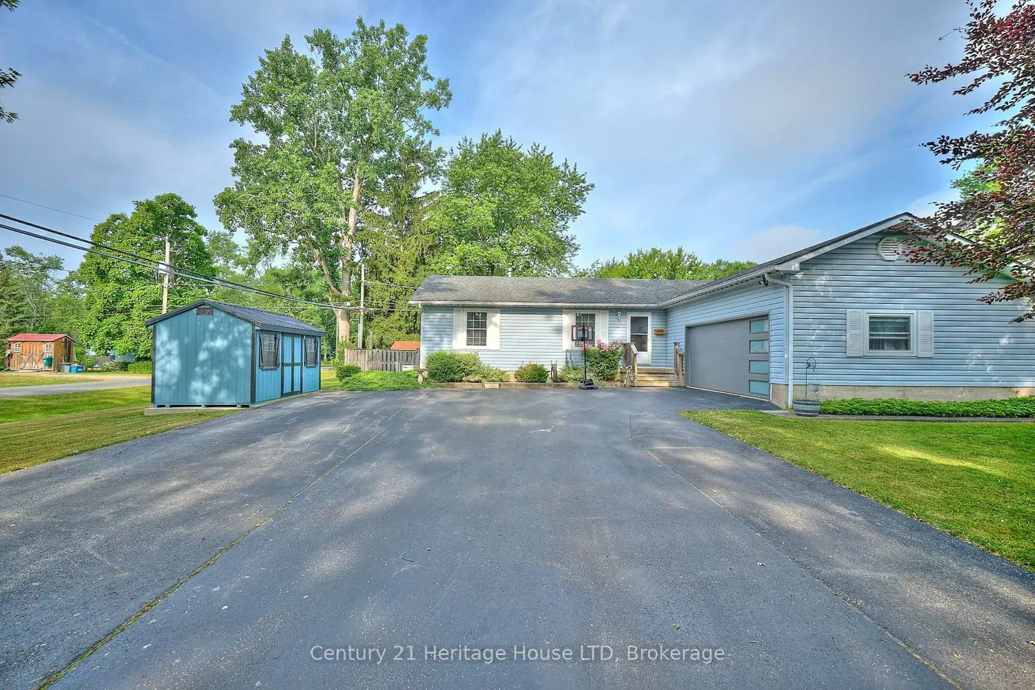 655 Parkdale Avenue photo 2