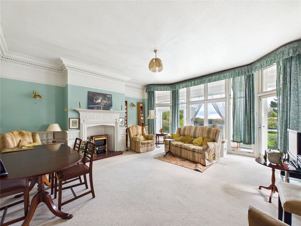 Additional image 2 of 3 bed flat for saleHamilton Gardens, Felixstowe, Suffolk IP11