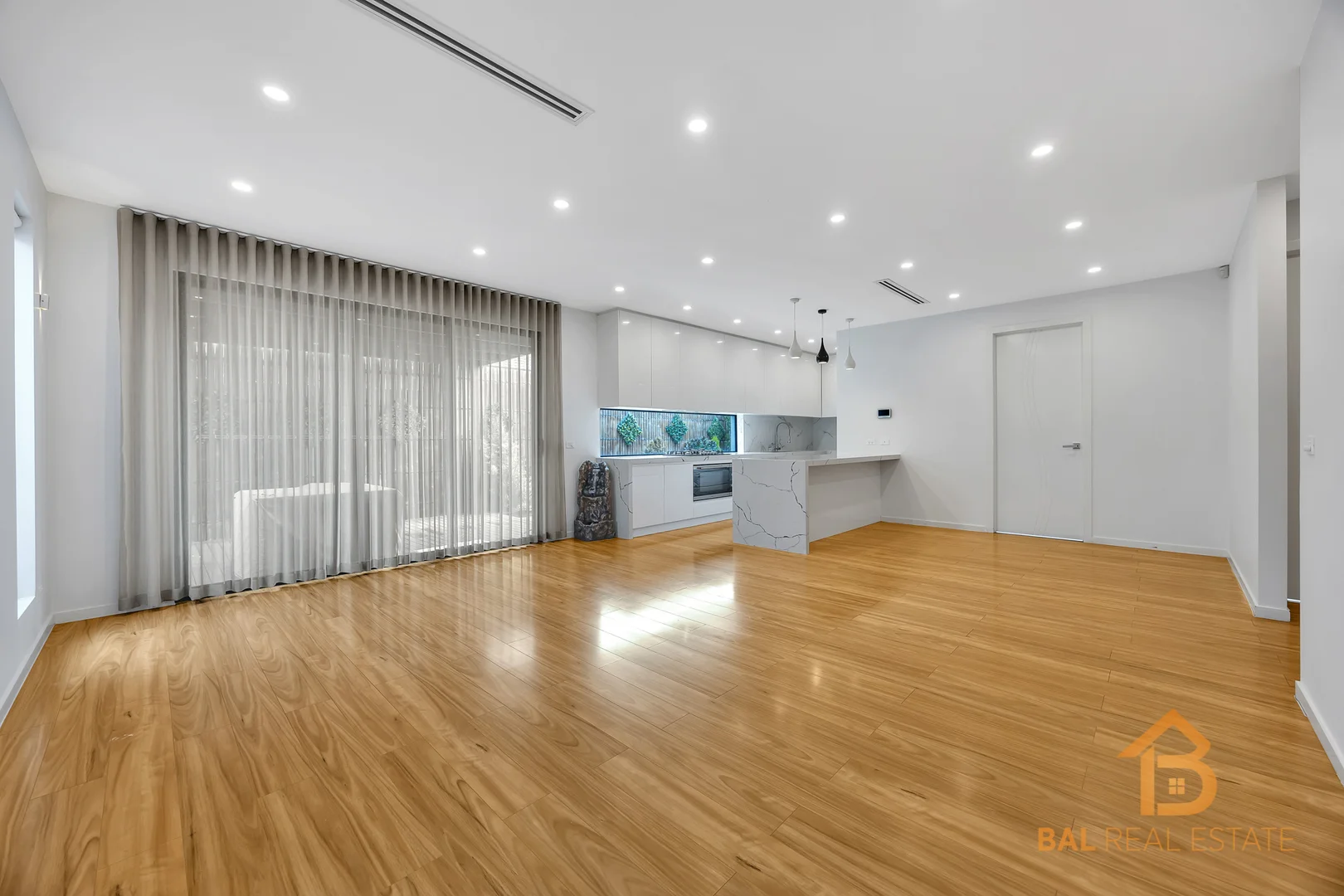 Additional image 12 of 5 Acorn Close, Mickleham VIC 3064