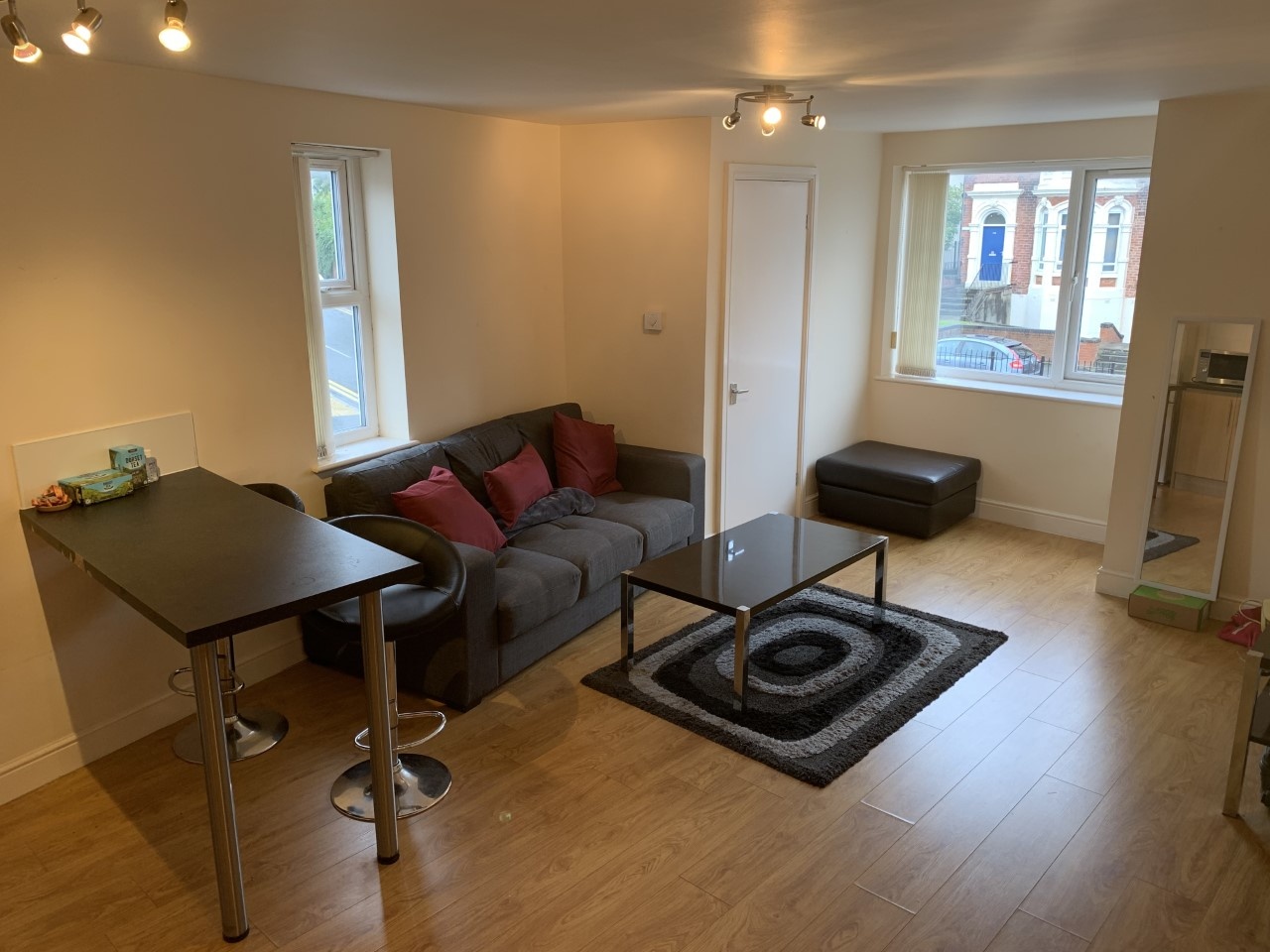2 Bed Flat, Edwin Road, LS6, N1 7GU photo 2