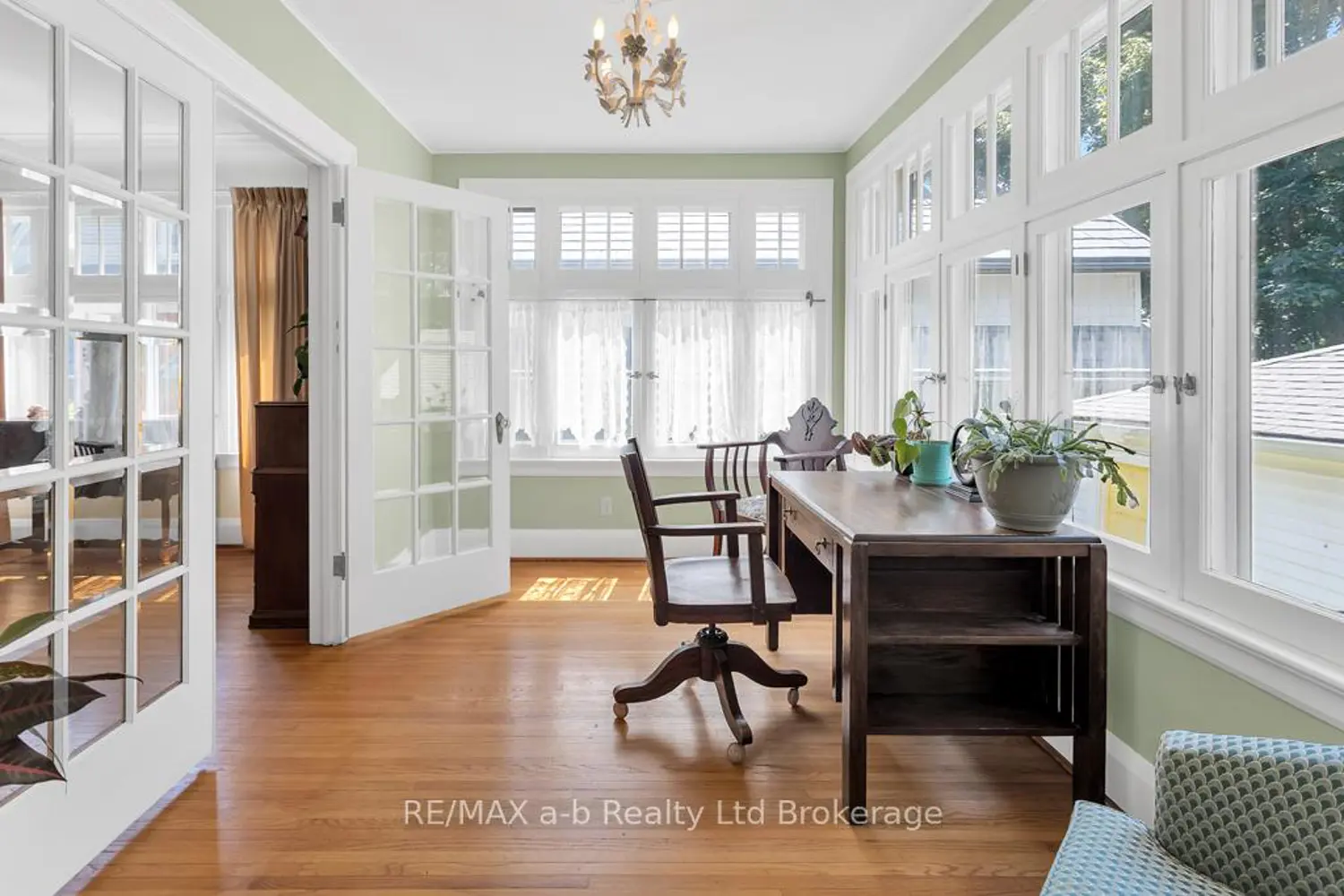 347 Broadway Street photo 5