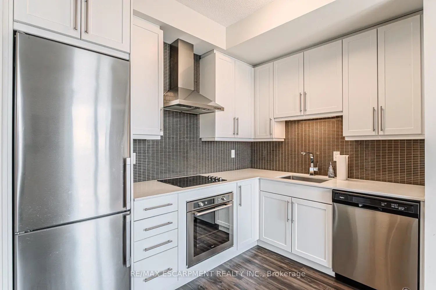 2093 Fairview Street 809 photo 5