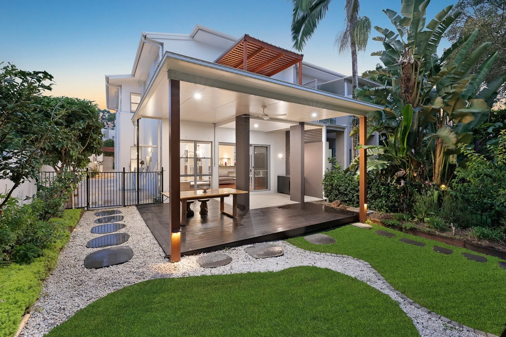 7006B Vista Drive, Benowa QLD 4217