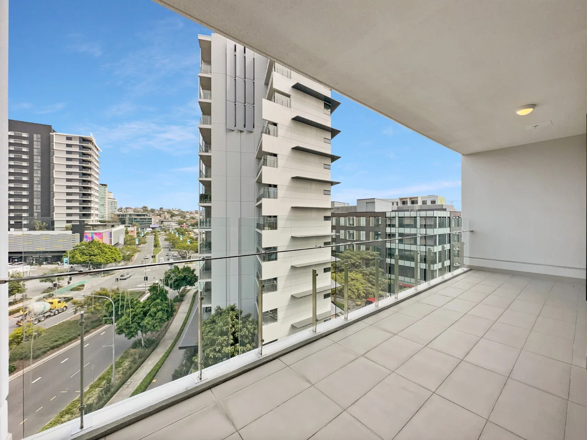Additional image 3 of 3064/37 Finnegan Street, Hamilton QLD 4007