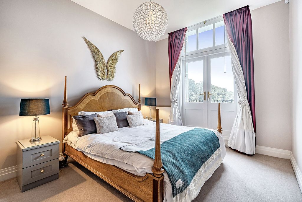 Additional image 9 of 3 bed flat for saleKings Drive, Midhurst GU29
