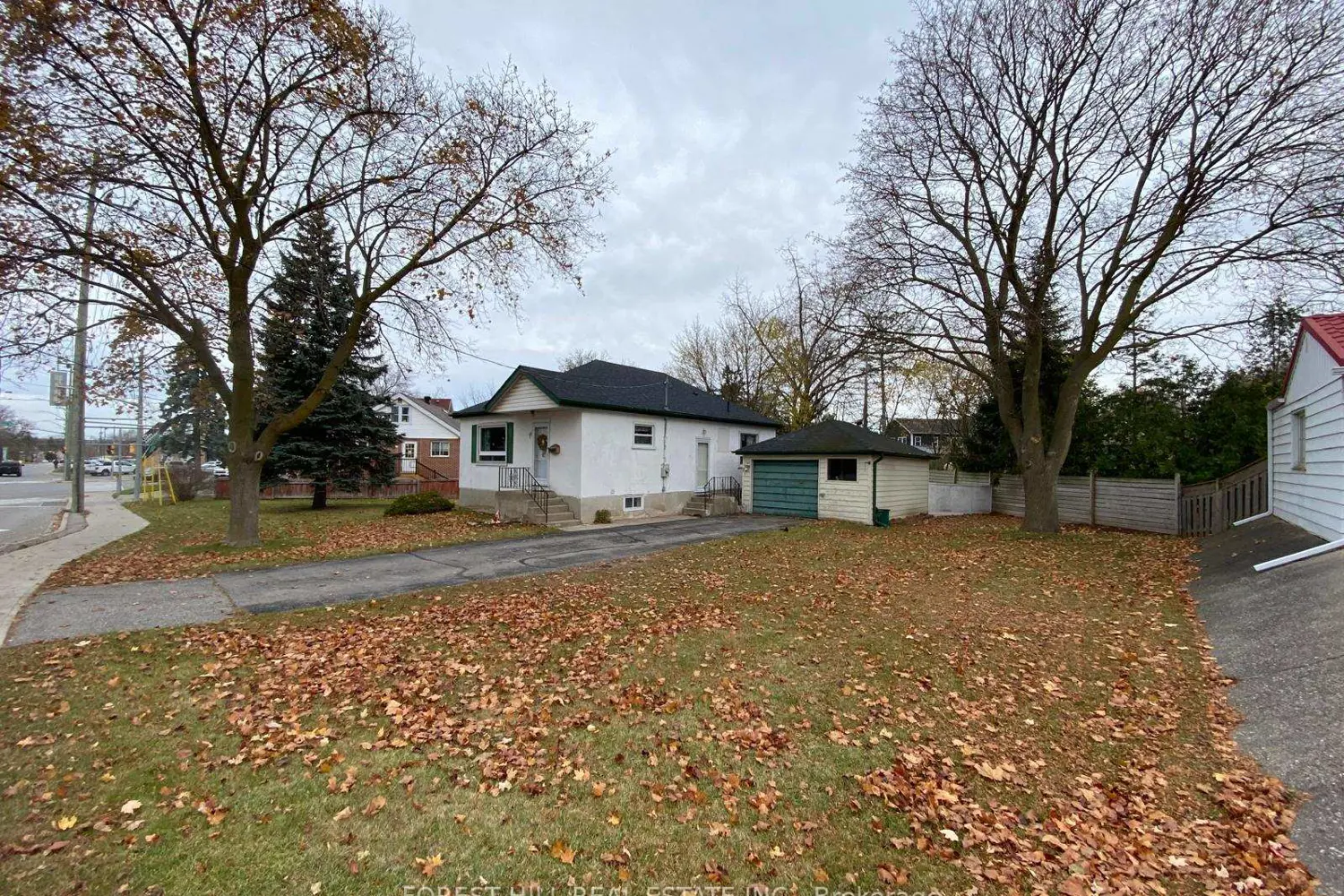 321 Innisfil Street photo 4