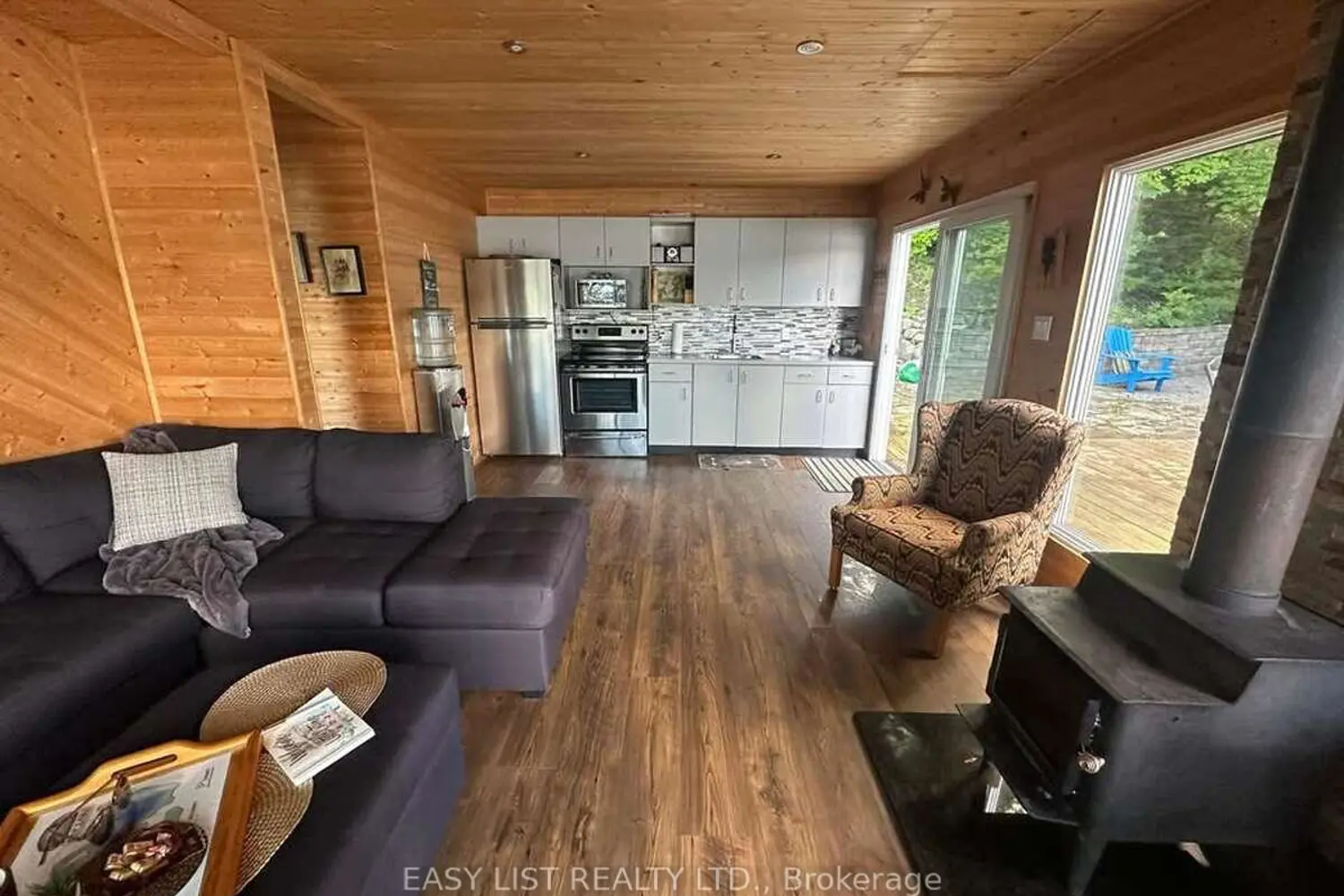 61 Maple Drive photo 4