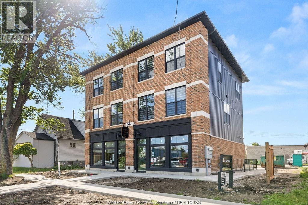 22 Gordon , Essex, ON, N8M2M4