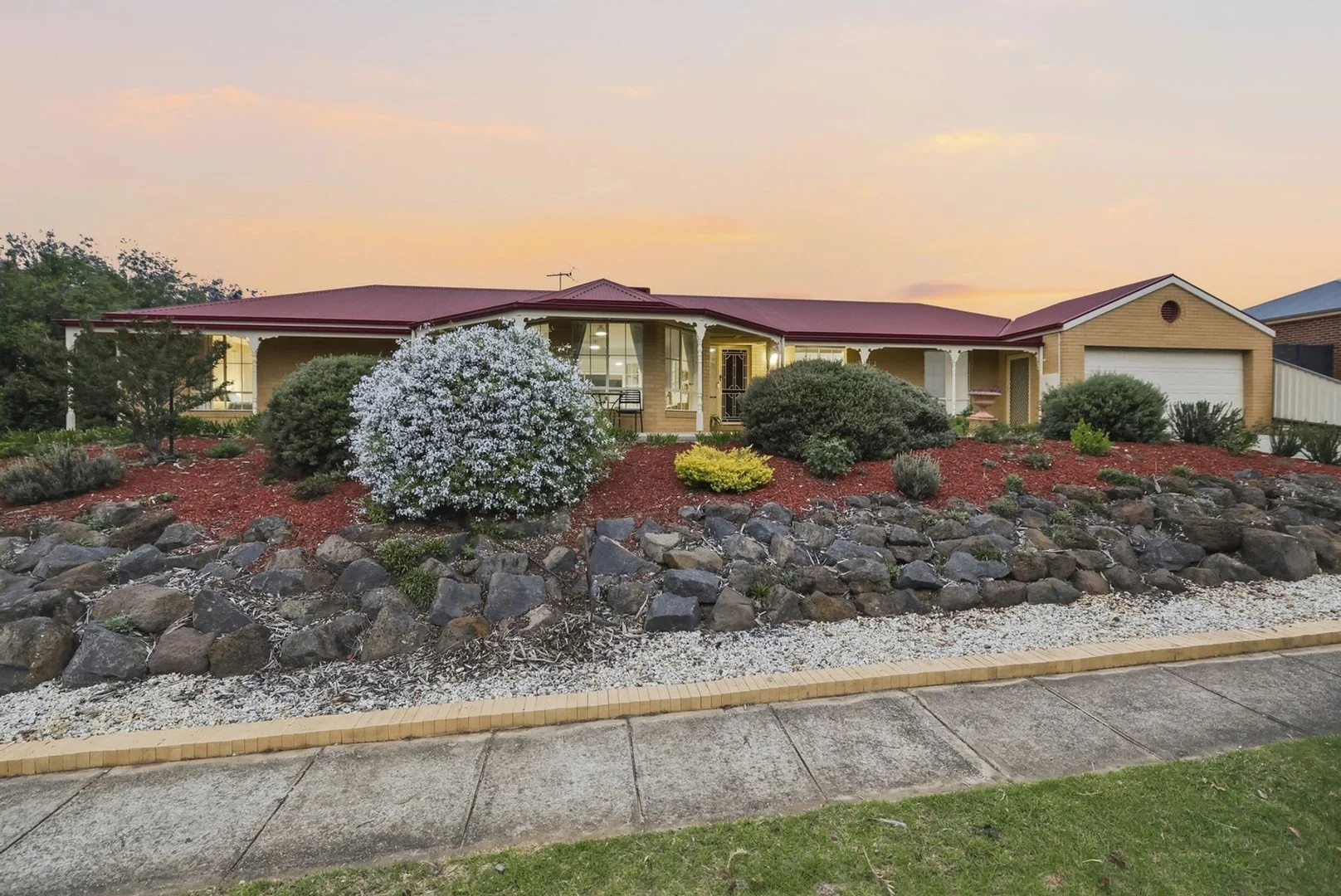 16 Maddison Circuit, Darley VIC 3340