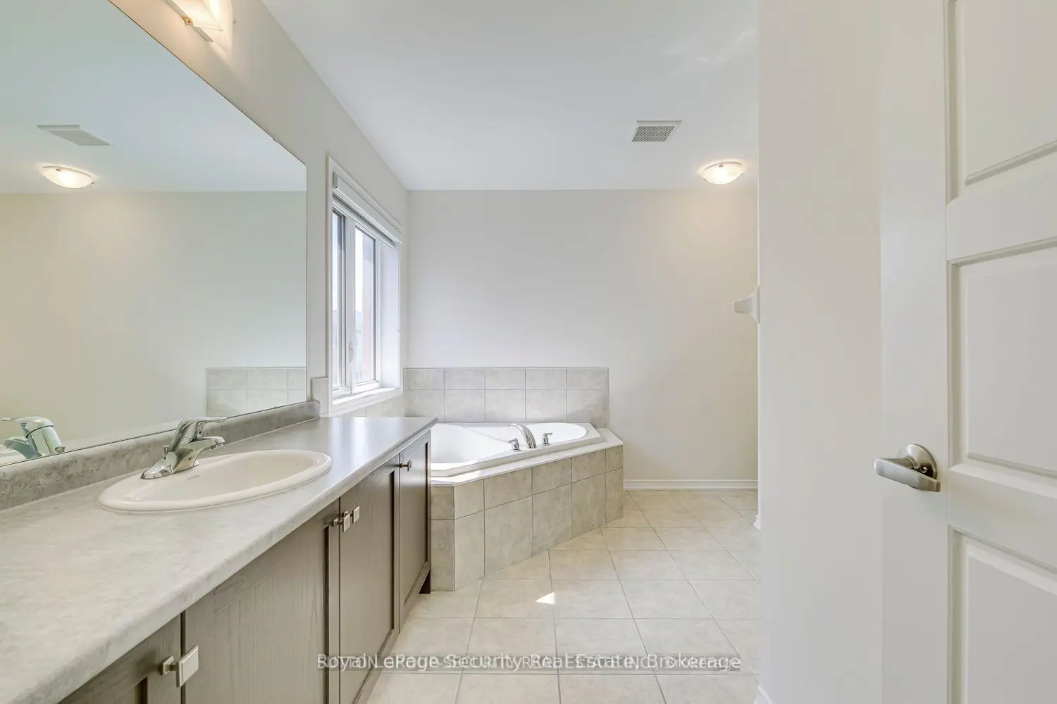Additional image 14 of 30 Witteveen Drive