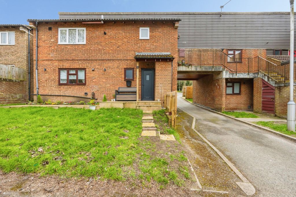 2 bed flat for saleSpoondell, Dunstable LU6