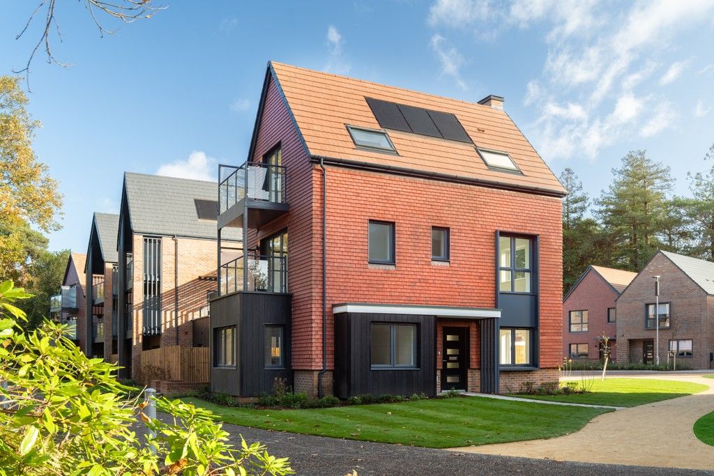 4 bed detached house for sale"The Masefield" at Concorde Drive, Weybridge KT13