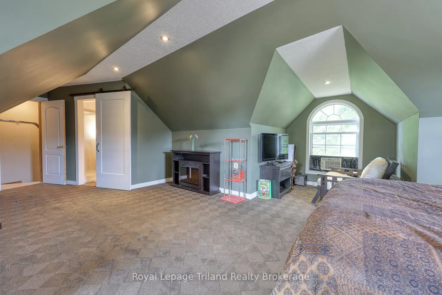 Additional image 11 of 537 Plowman's Line