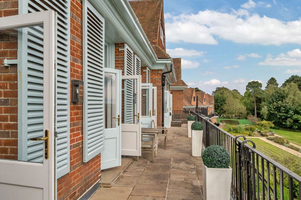 Additional image 6 of 3 bed flat for saleKings Drive, Midhurst GU29