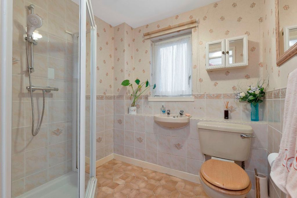 Additional image 5 of 2 bed flat for sale29 Rose Park, Peebles EH45