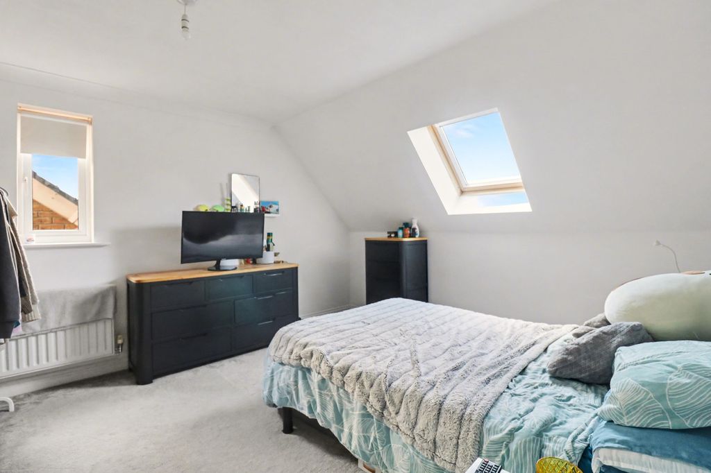 Additional image 5 of 2 bed flat for saleLyons Place, Hedge End SO30