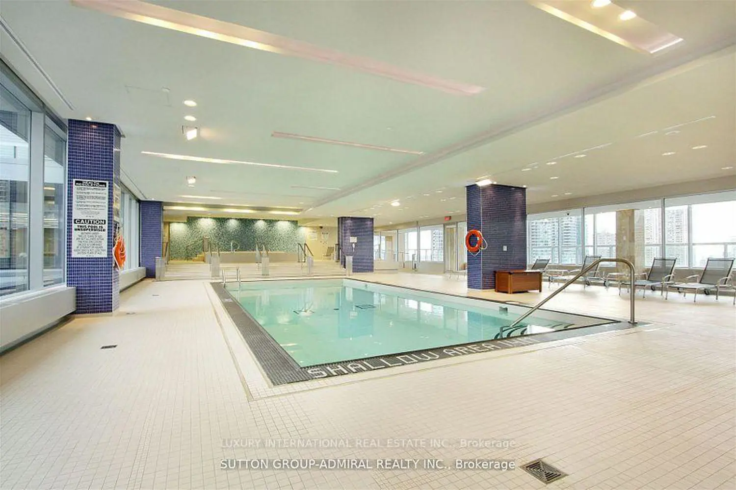 55 Bremner Boulevard 1507 photo 2