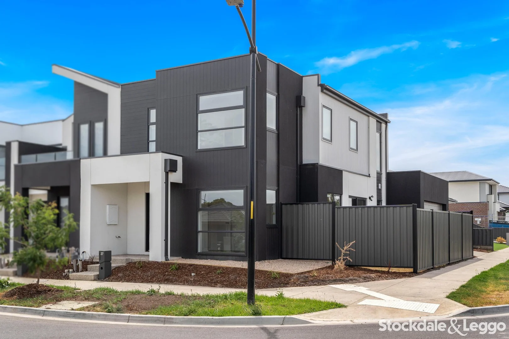 27 Molesworth Crescent, Donnybrook VIC 3064