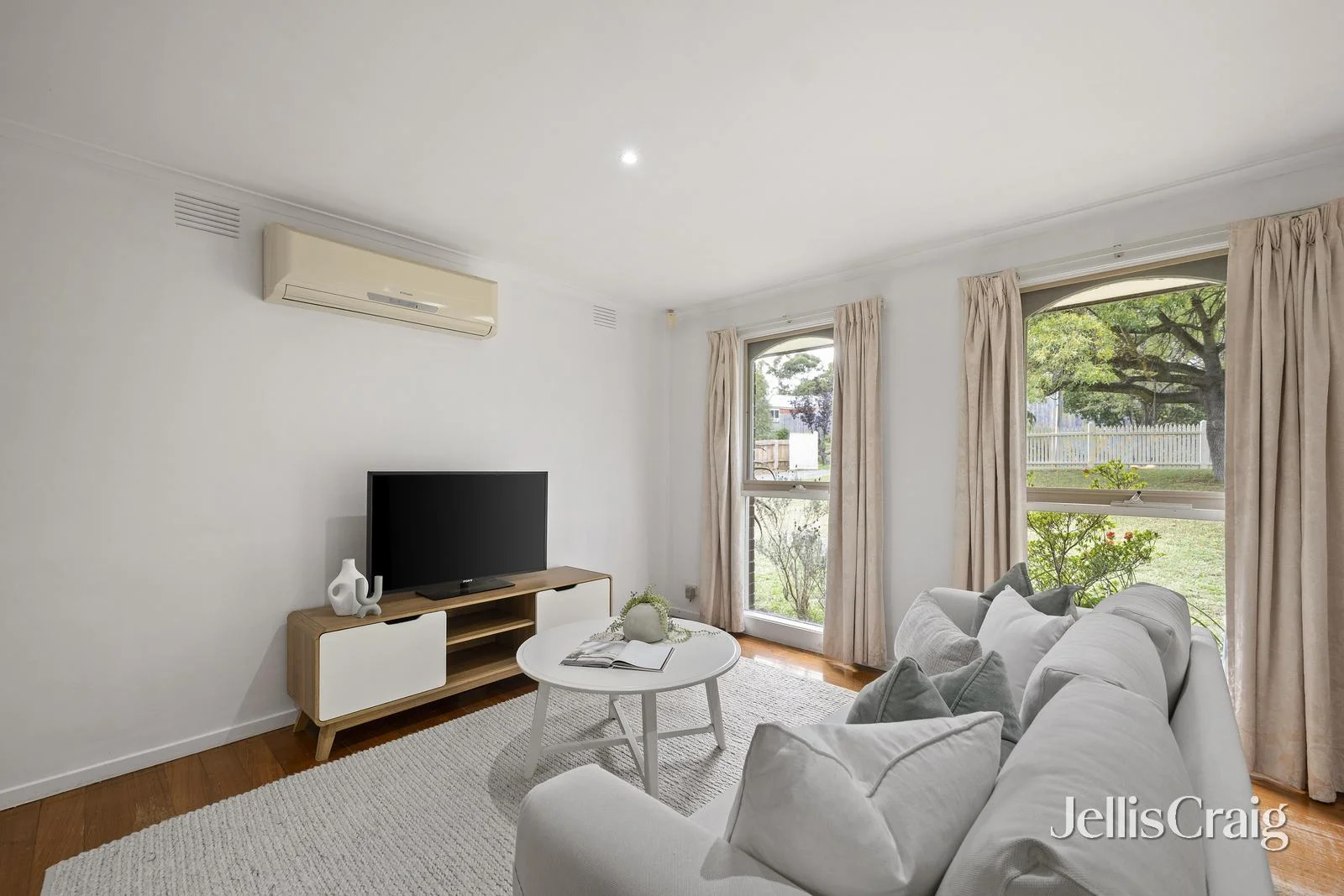 10 Highland Crescent, Mooroolbark VIC 3138 photo 5