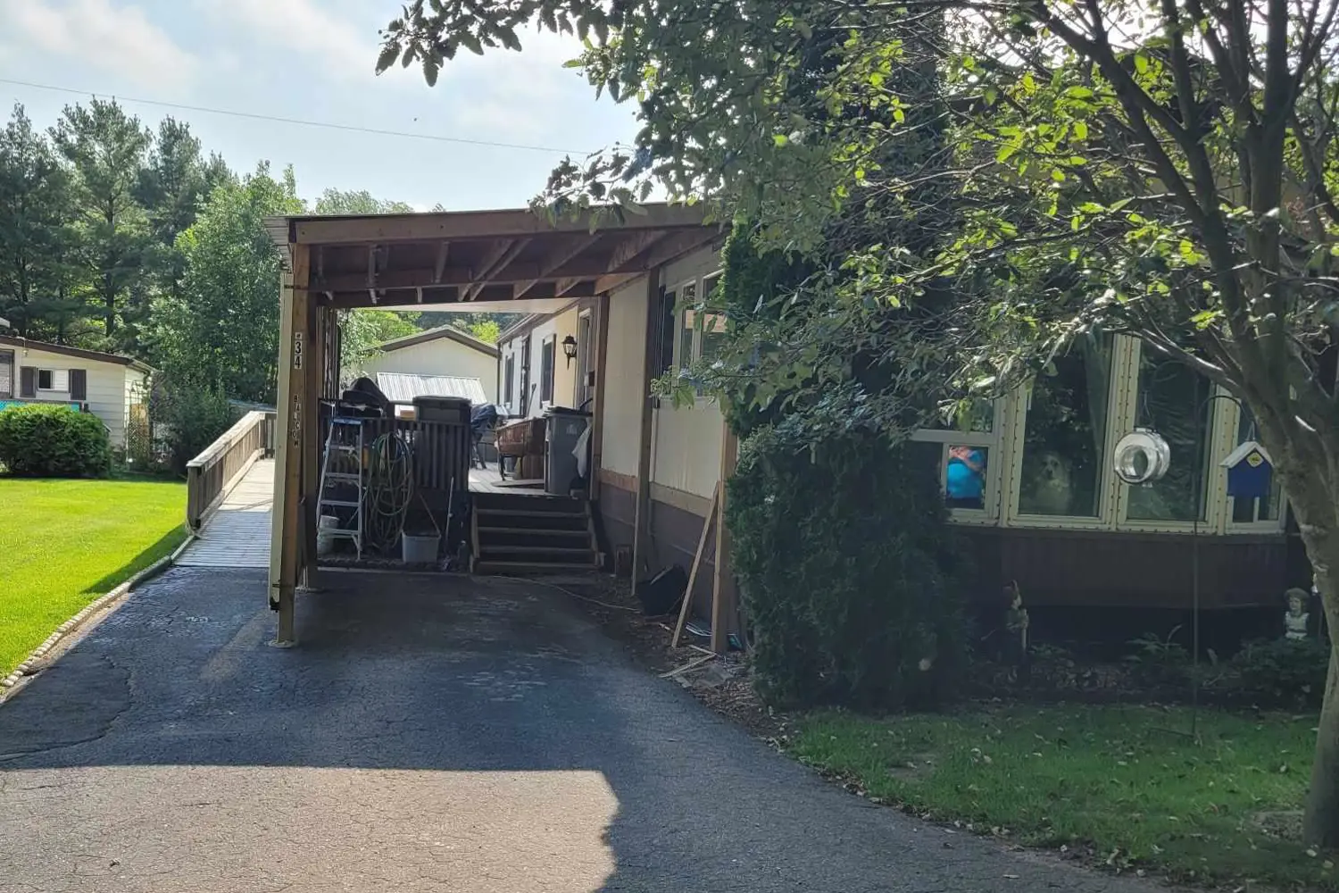 Additional image 20 of 9839 Lakeshore Road 34