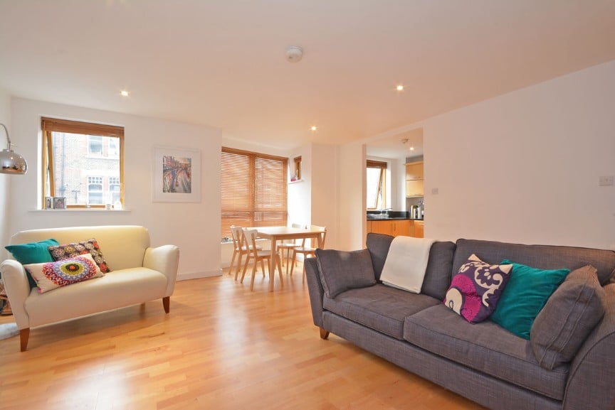 1 Bed Flat, Stonhouse Street, SW4, N1 7GU