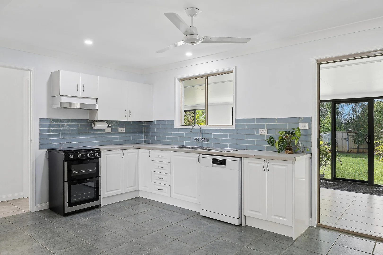 Additional image 4 of 111 Donovan Crescent, Gracemere QLD 4702
