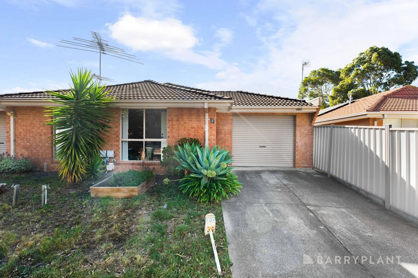 2/52 Currunghi Court, St Albans VIC 3021