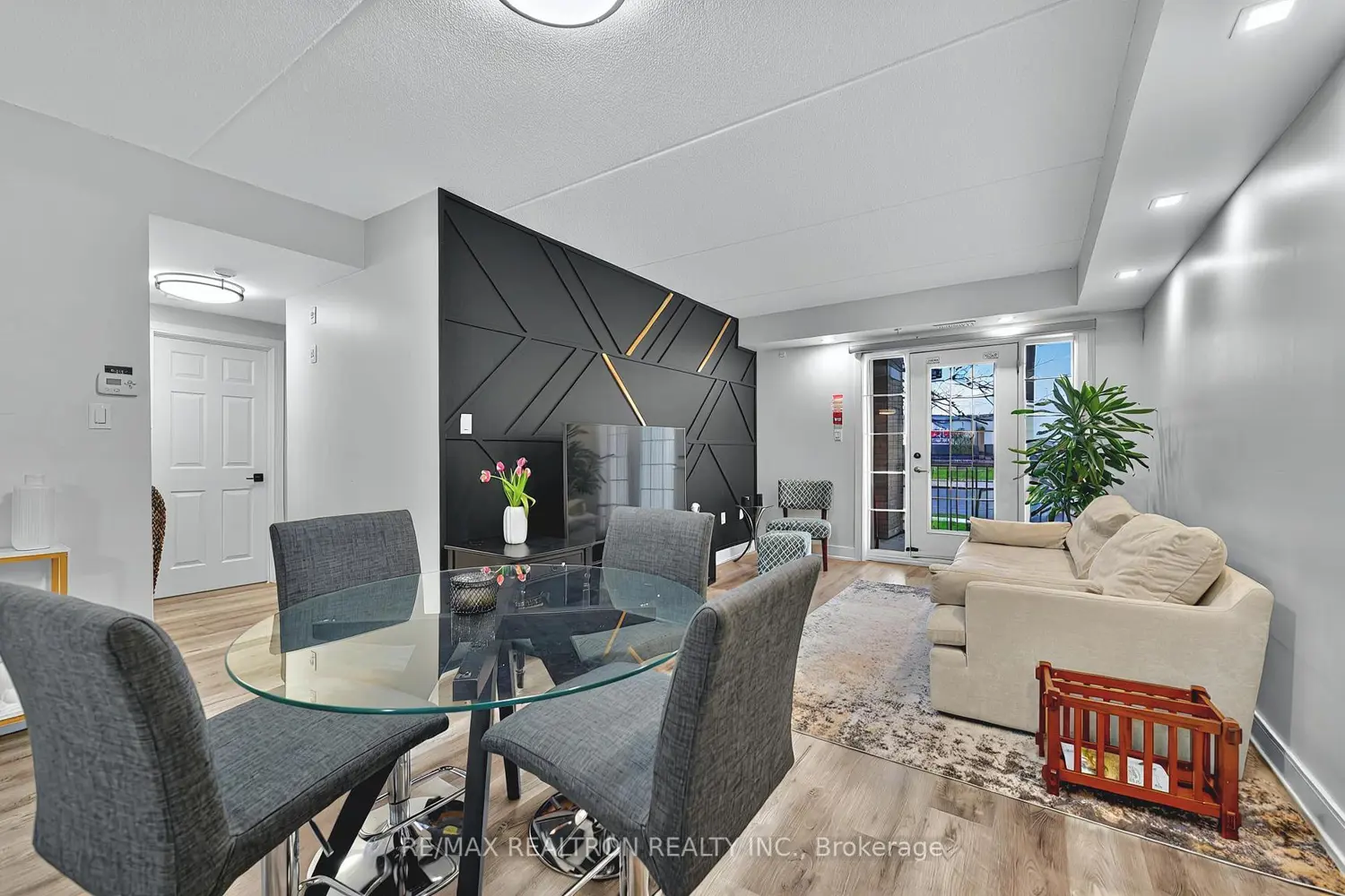 7428 Markham Road 110 photo 3