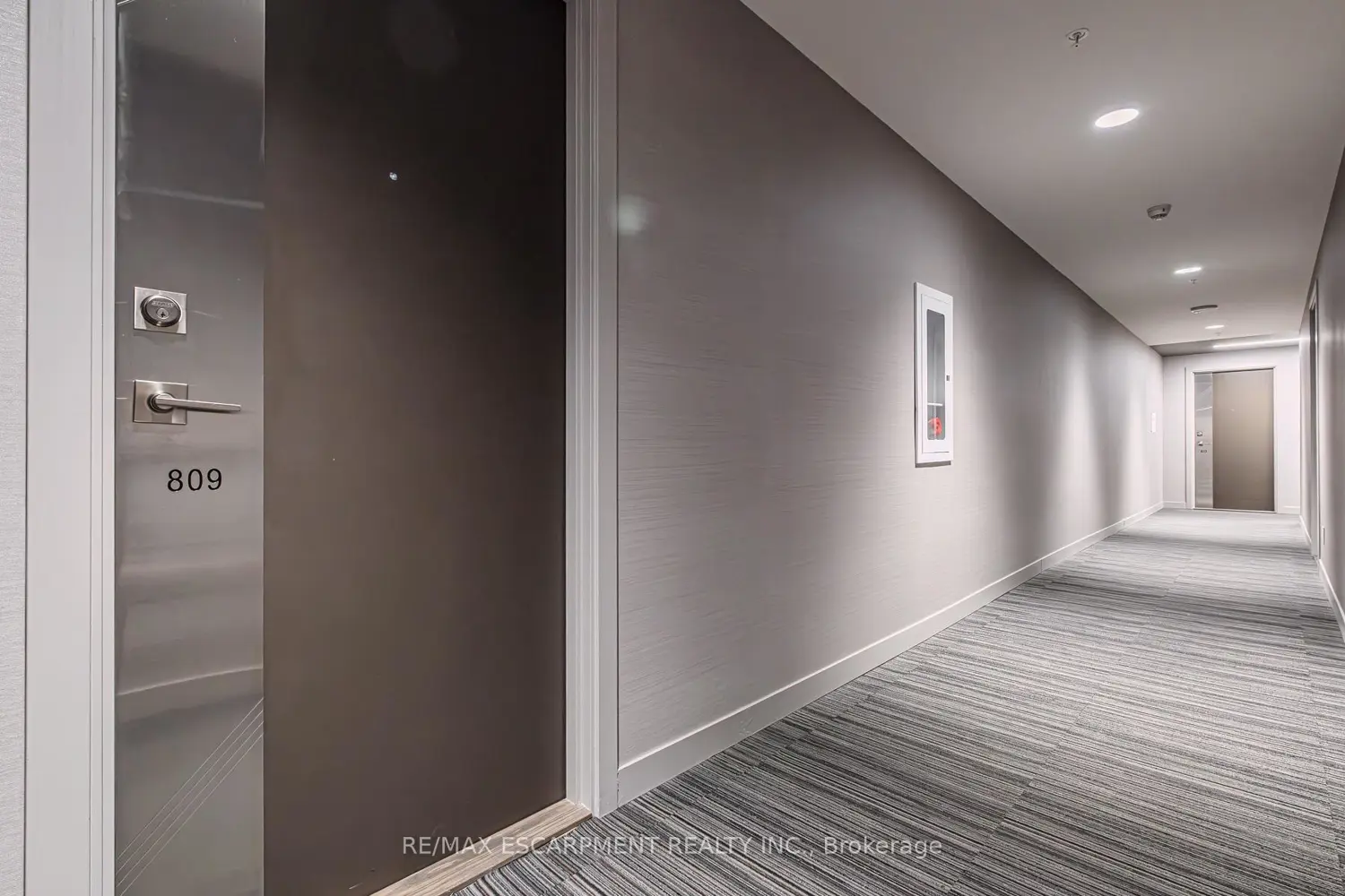 2093 Fairview Street 809 photo 2