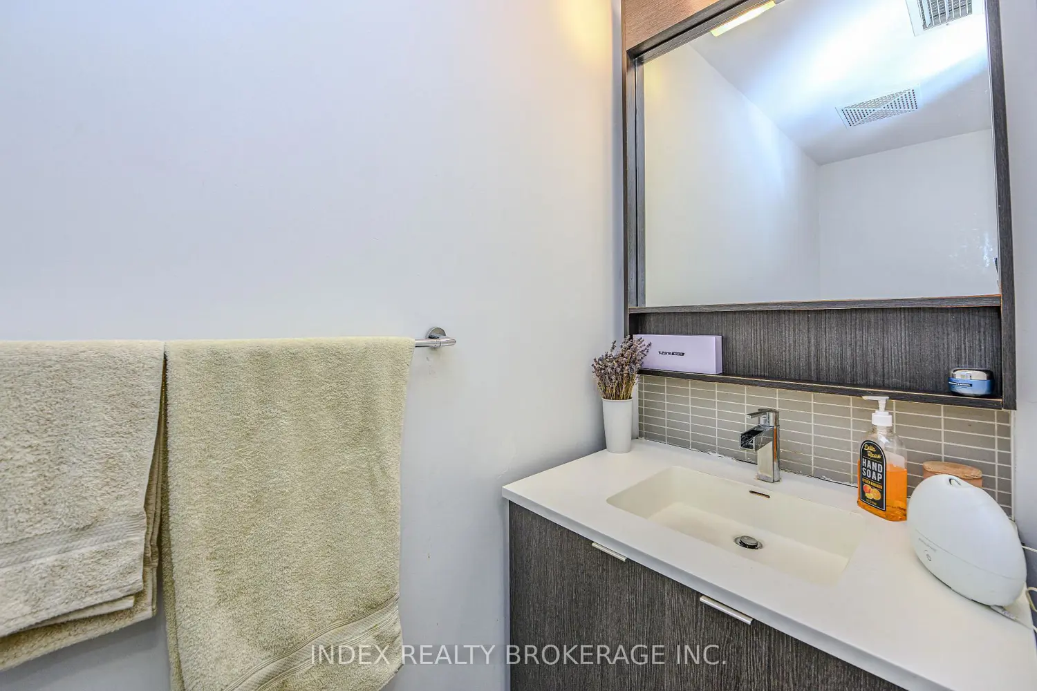 Additional image 2 of 2560 Eglinton Avenue 103