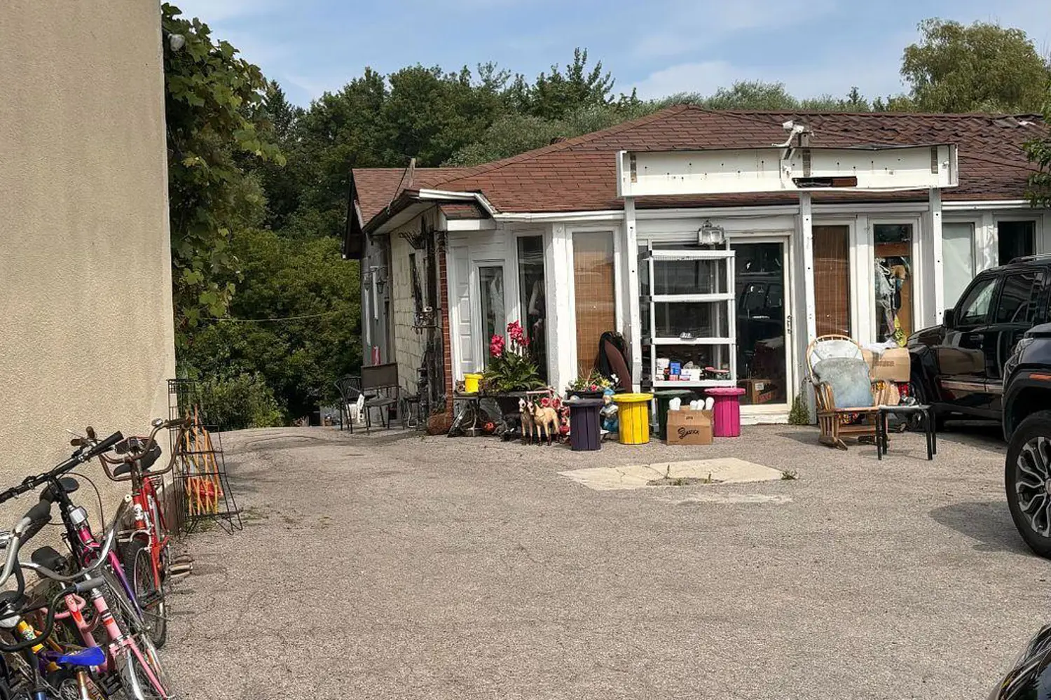 10953 Jane Street photo 4