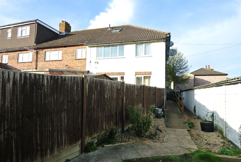 Additional image 10 of 2 bed maisonette for saleBlays Close, Englefield Green, Egham TW20