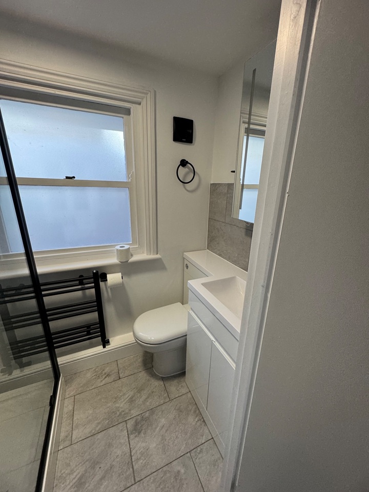 Additional image 17 of 2 Bed Flat, Plantation Wharf, SW11, N1 7GU