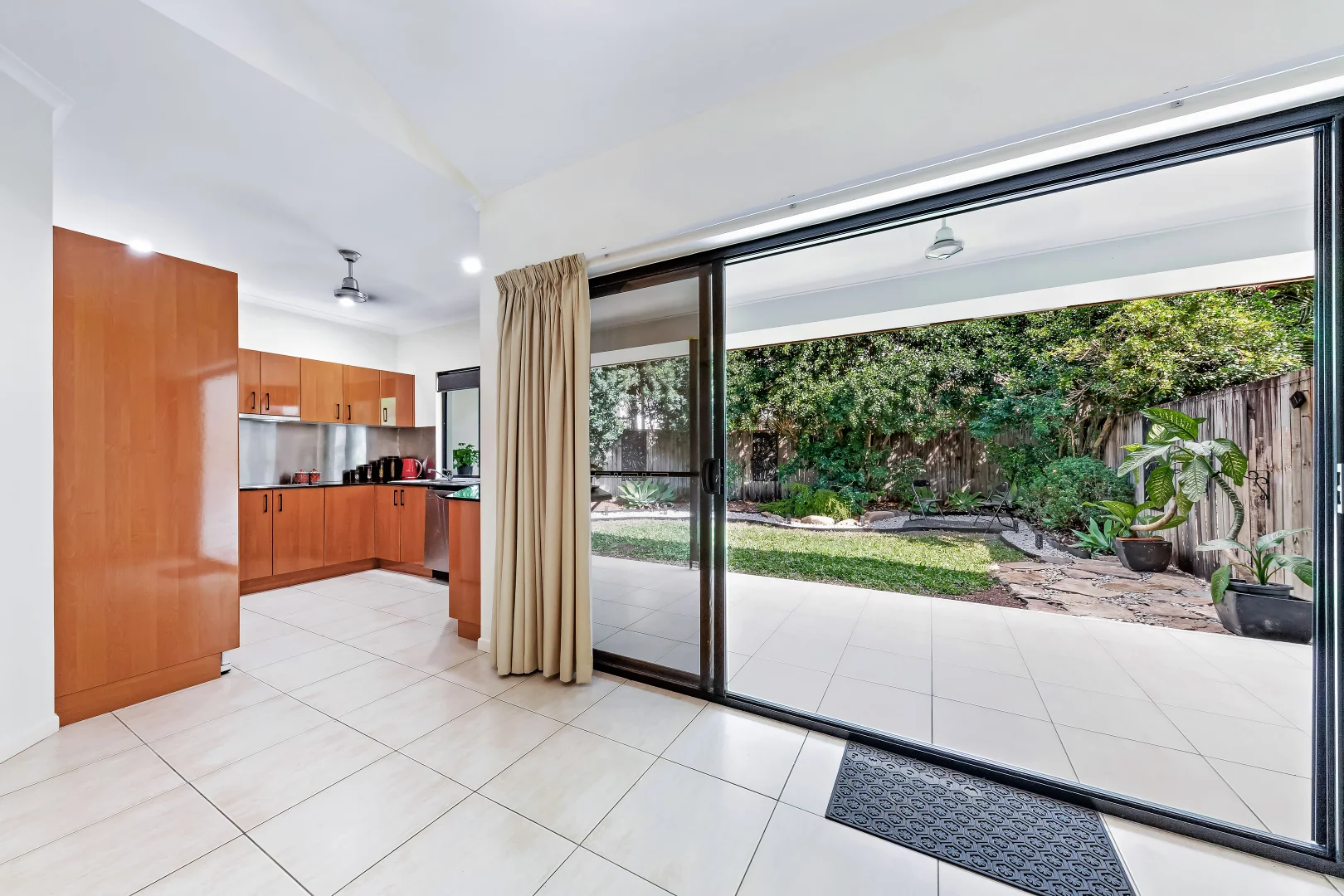 26/25 Abell Road, Cannonvale QLD 4802