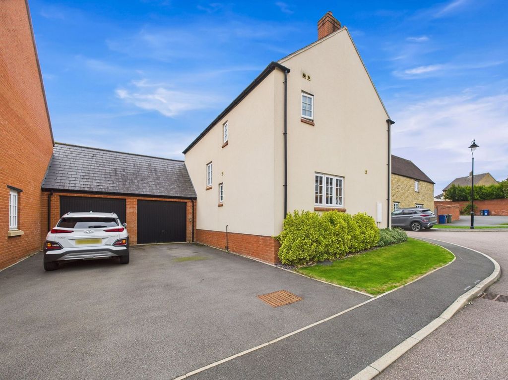 Additional image 30 of 4 bed detached house for saleWhittlewood End, Silverstone NN12
