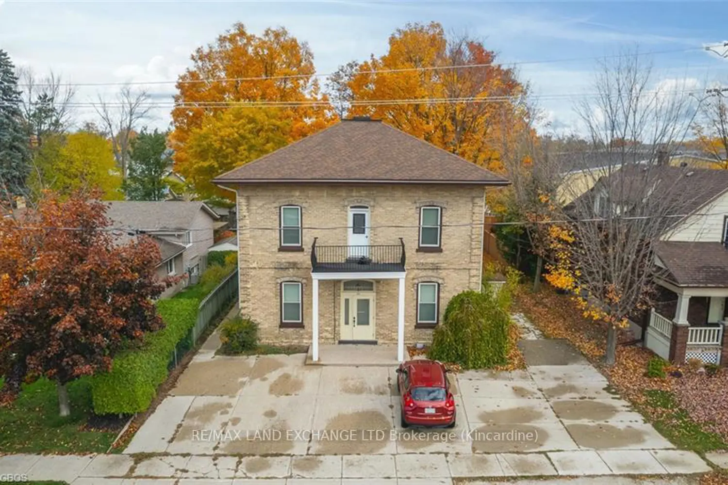 695 Mill Street photo 2