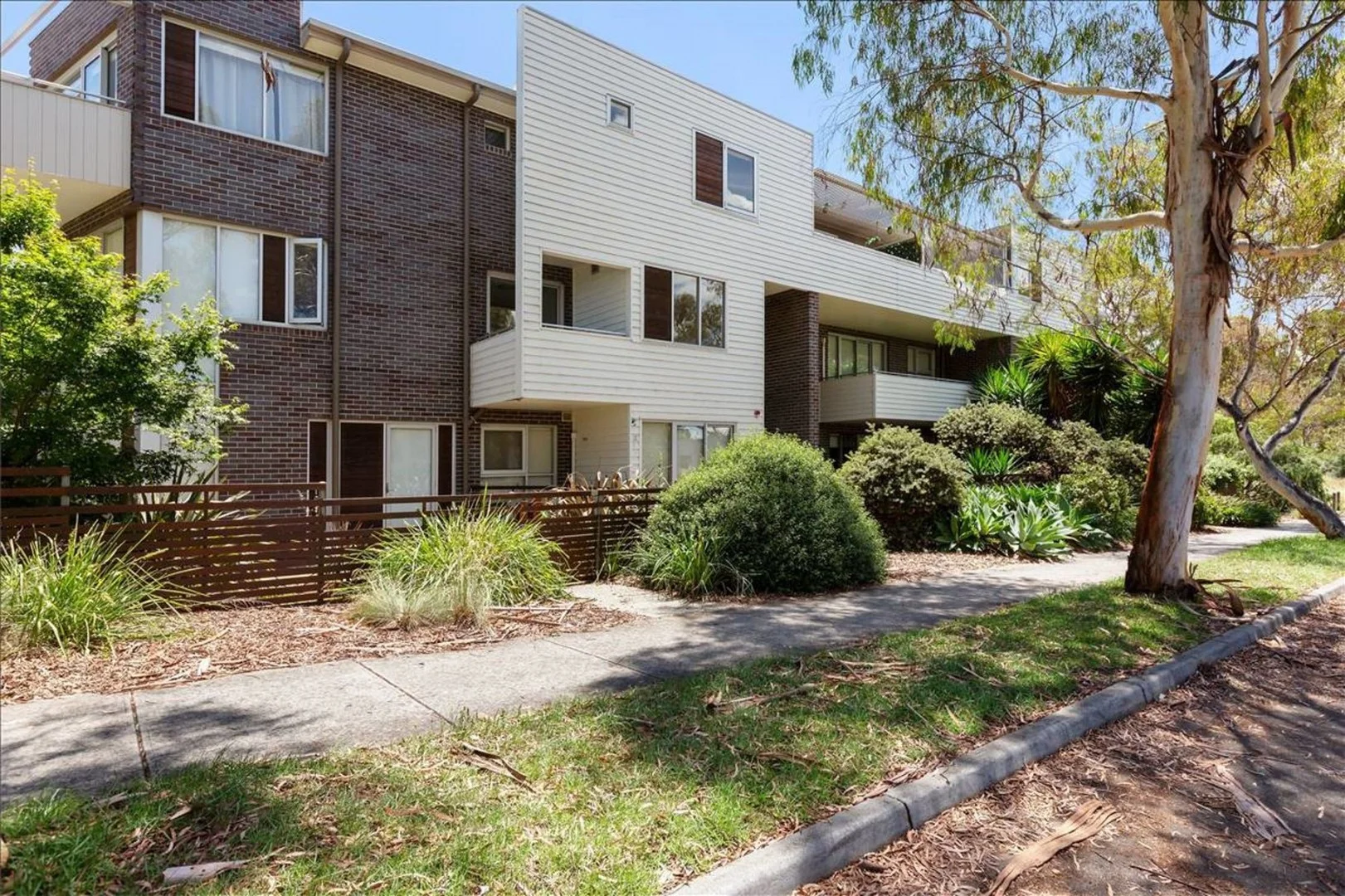 206/50 Janefield Drive, Bundoora VIC 3083