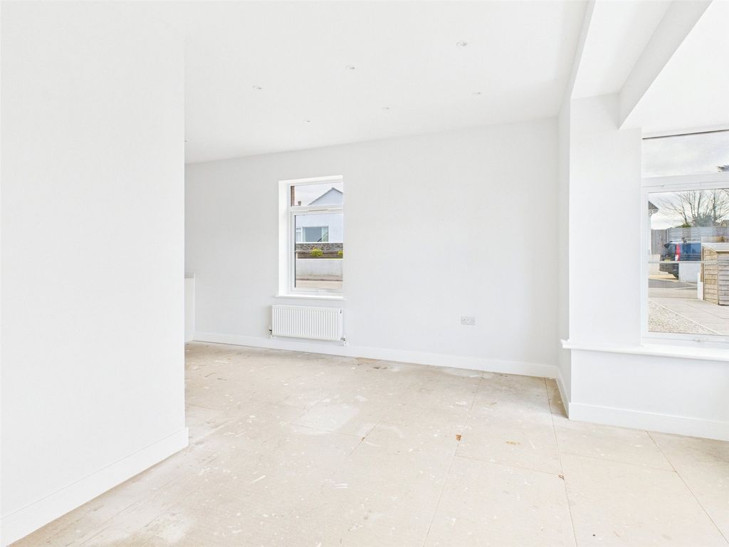 2 bed flat for saleKillerton Road, Bude, Cornwall EX23 photo 4