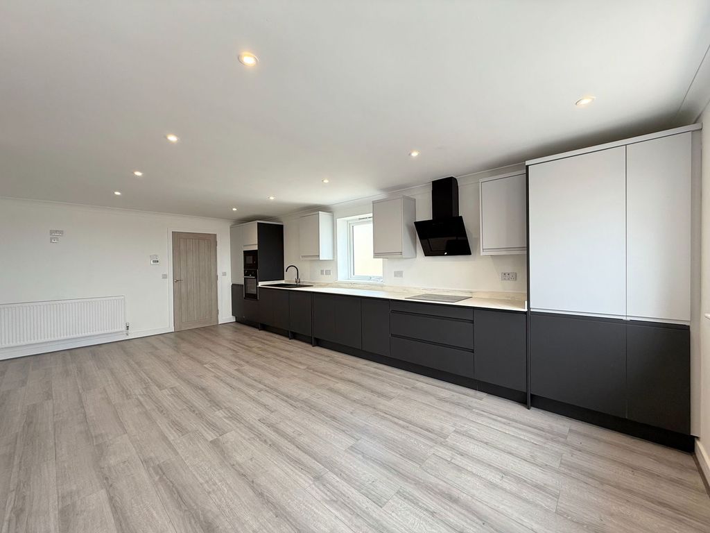 Additional image 6 of 2 bed flat for saleEdith Walk, Great Malvern, Worcestershire WR14