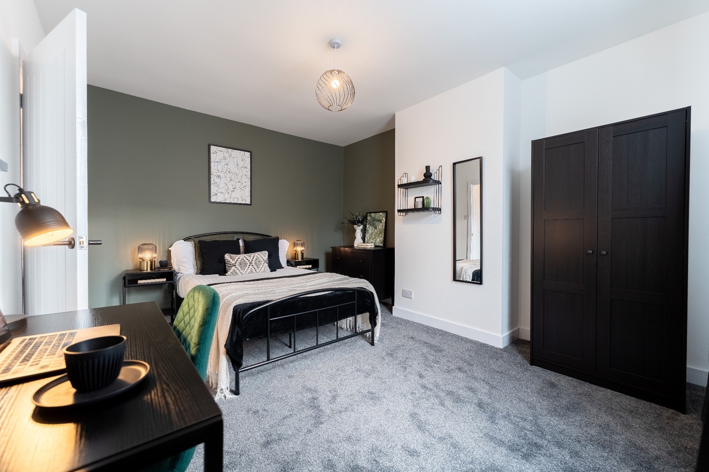 2 Bed Terraced House, Harold Mount, LS6, N1 7GU photo 5