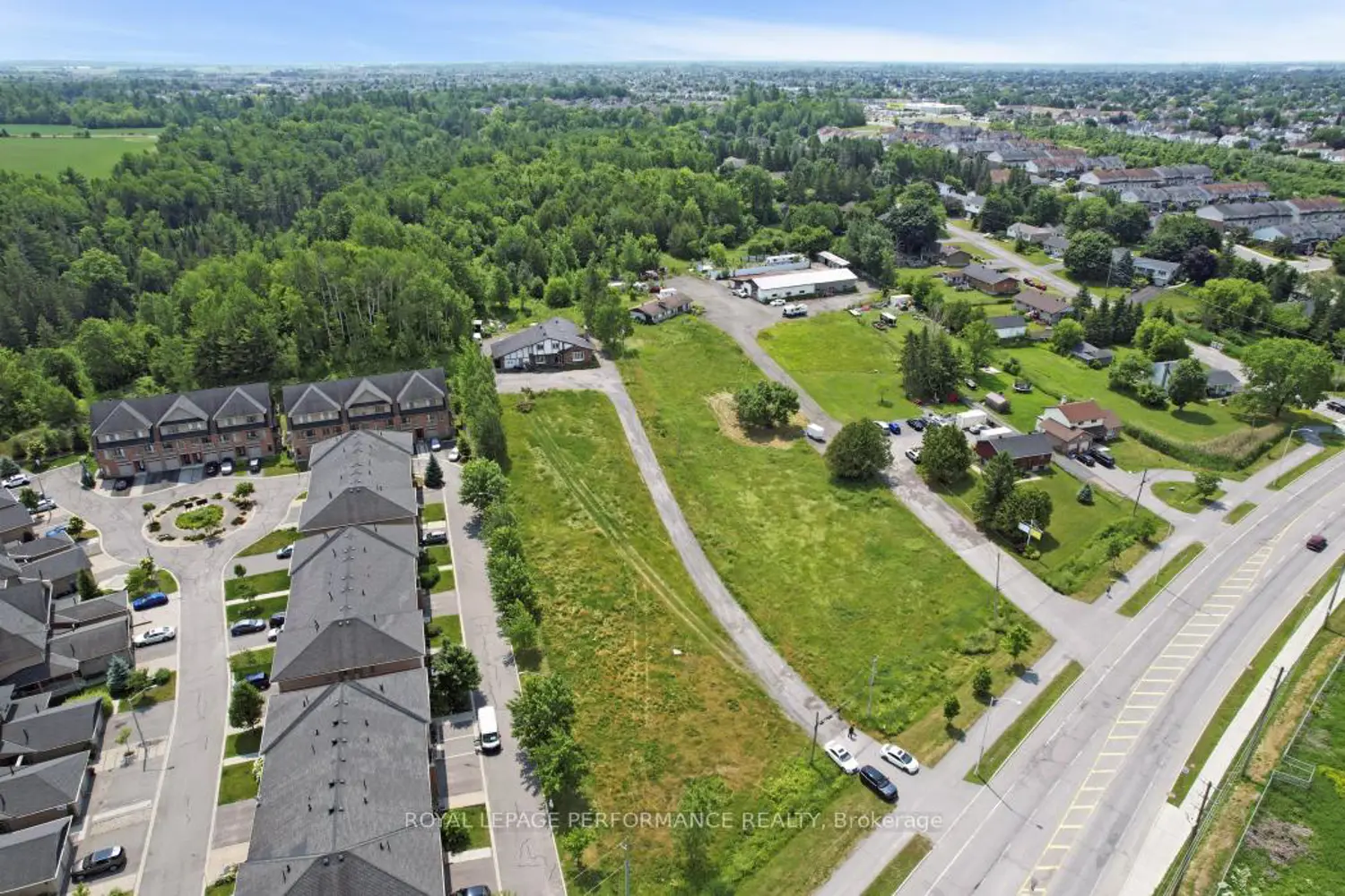 Additional image 5 of 1016 Old Montreal Road
