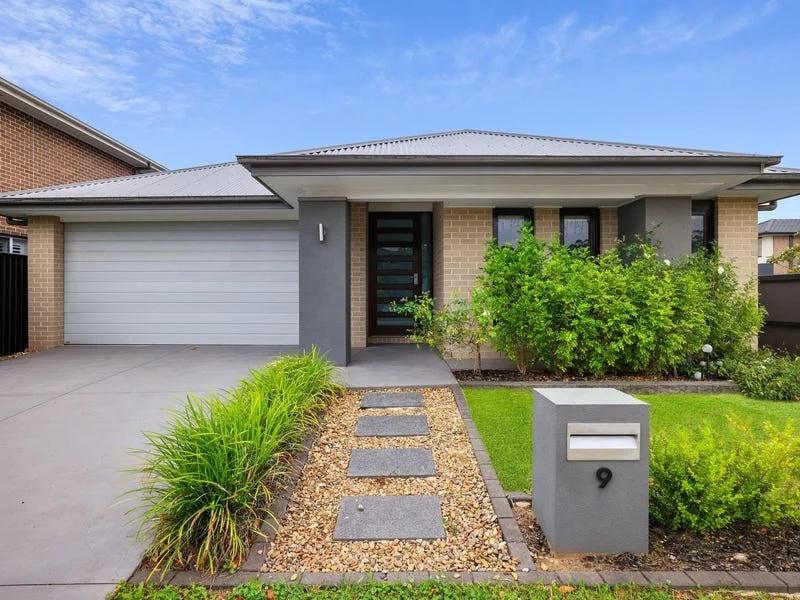 9 Fitzgerald Ave, Oran Park NSW 2570