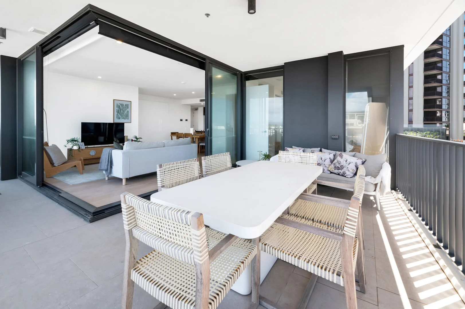 Additional image 18 of 304/43 Peerless Avenue, Mermaid Beach QLD 4218