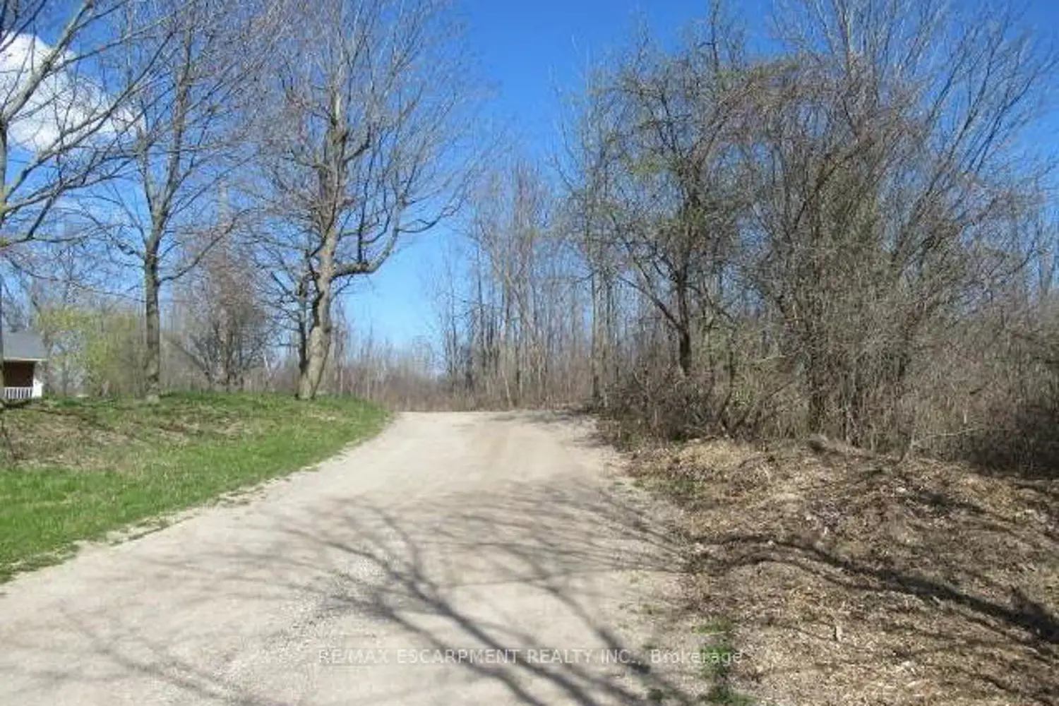 1525 Snake Road photo 2