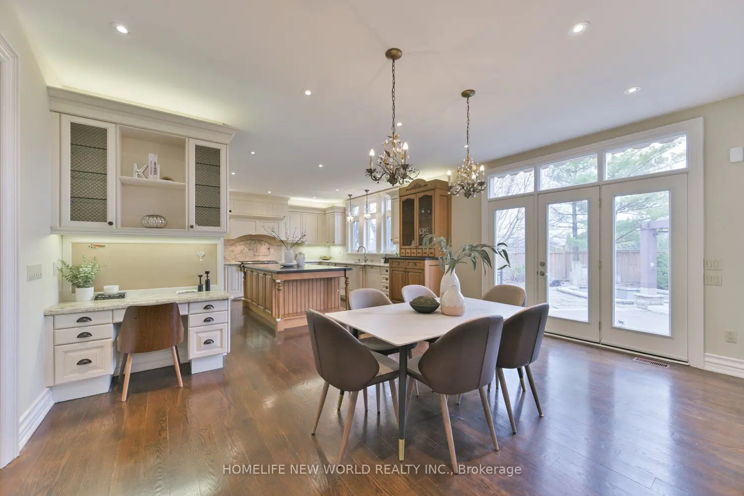 33 Evita Court photo 3