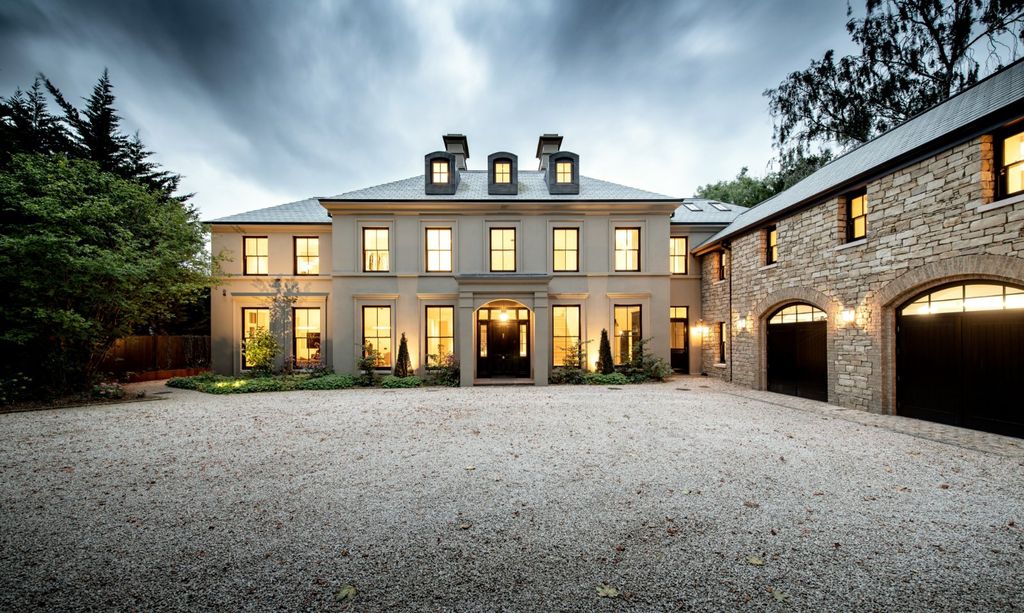 6 bed detached house for salePenn Road, Beaconsfield HP9