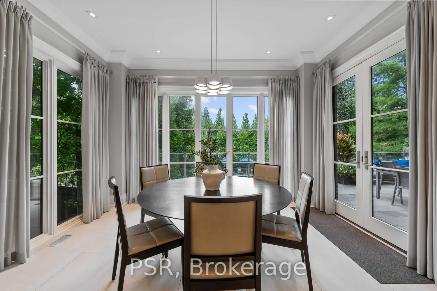 221 Dunvegan Road photo 5