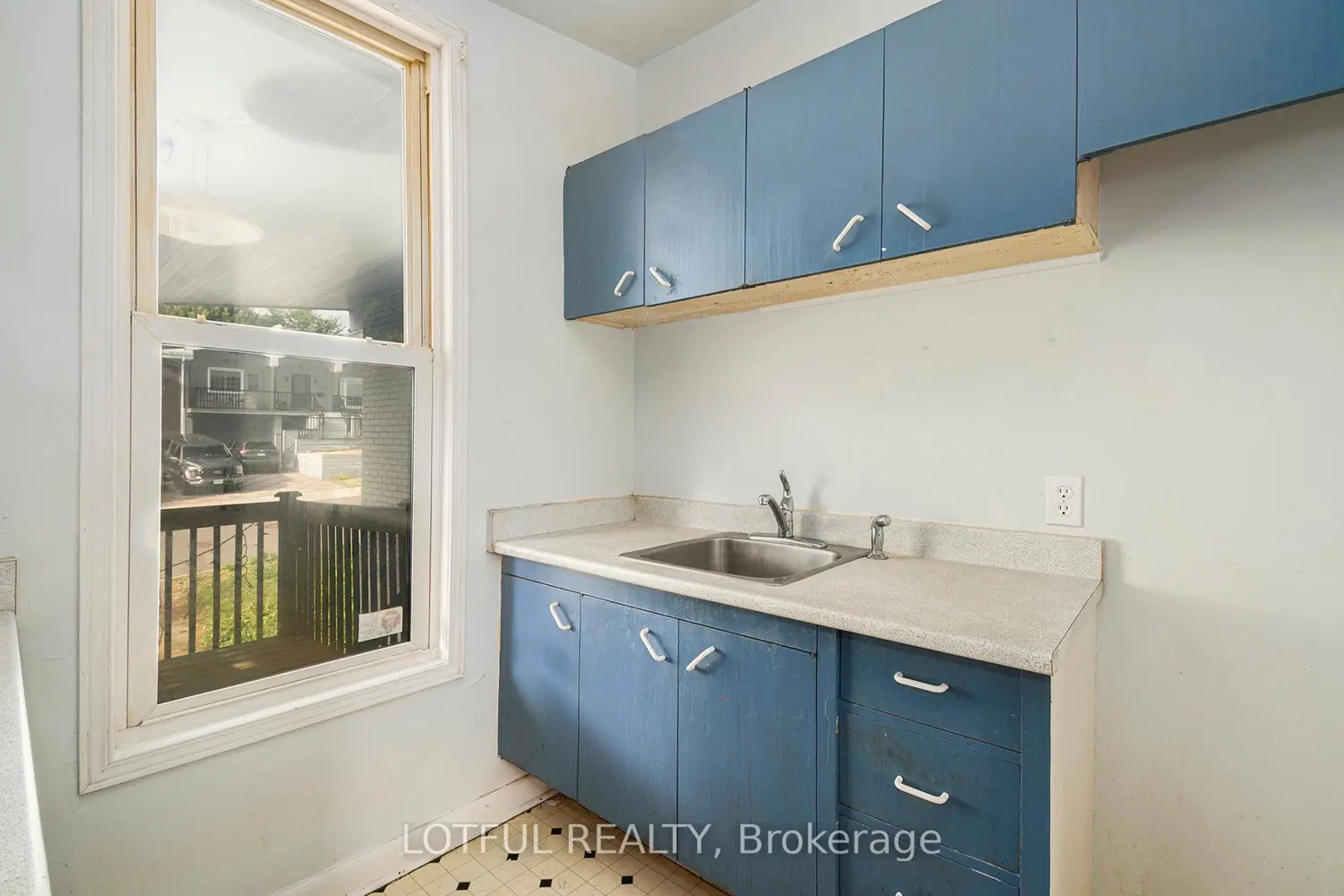 Additional image 11 of 328 Perrier Avenue