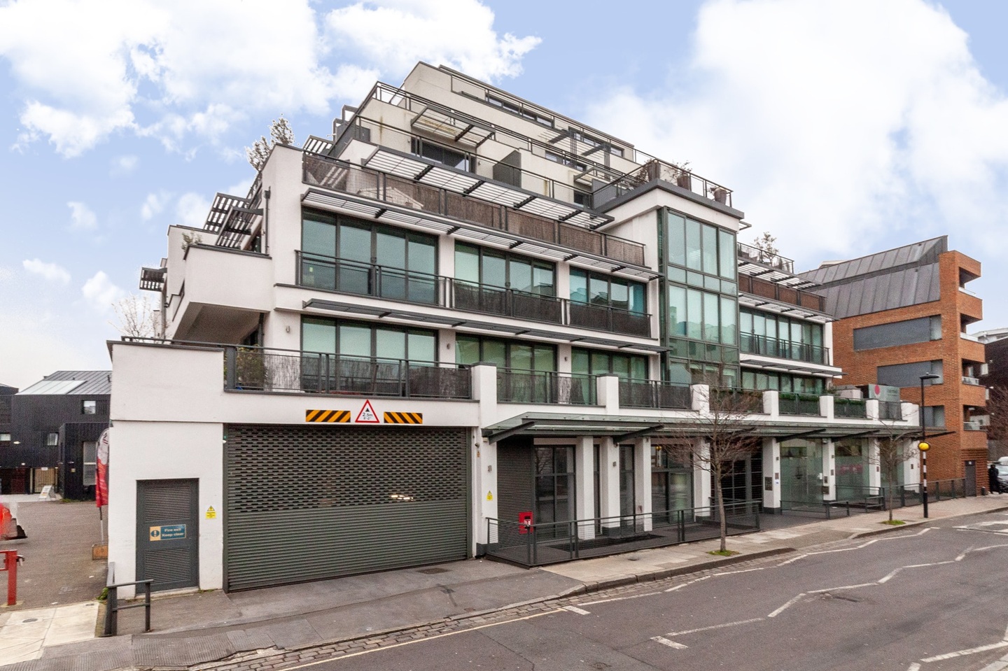 2 Bed Flat, Holmes Road, NW5, N1 7GU photo 3